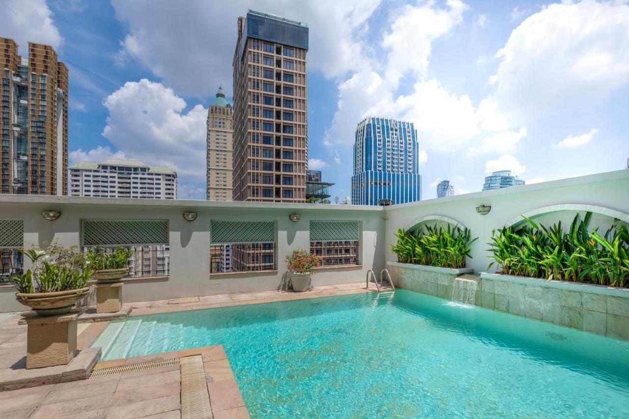 ケープ ハウス ランスアン ホテル バンコク都 エクステリア 写真 The pool at the 22nd floor